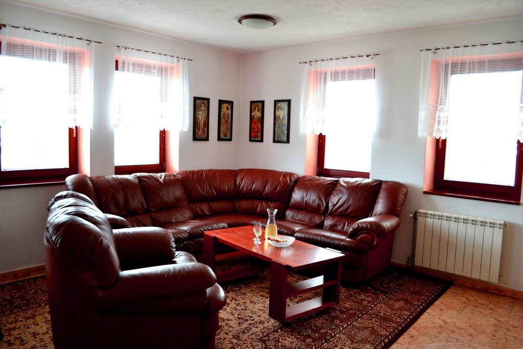 Apartment Zelezny Hrozen Valtice Habitación foto